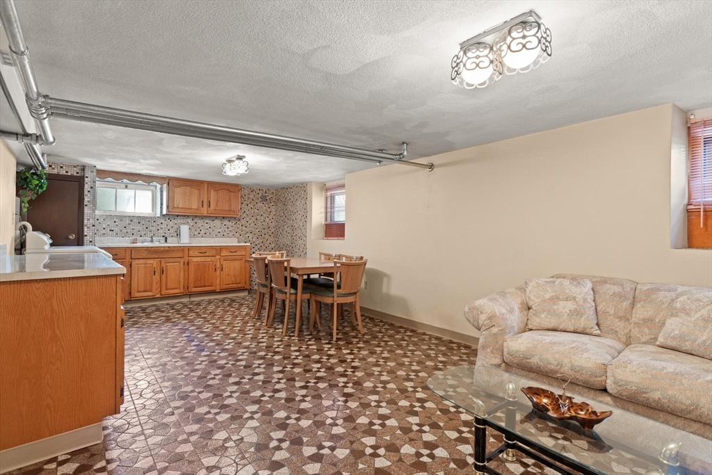 Medford, Massachusetts, 02155, United States, 4 Bedrooms Bedrooms, ,2 BathroomsBathrooms,Residential,For Sale,1935806