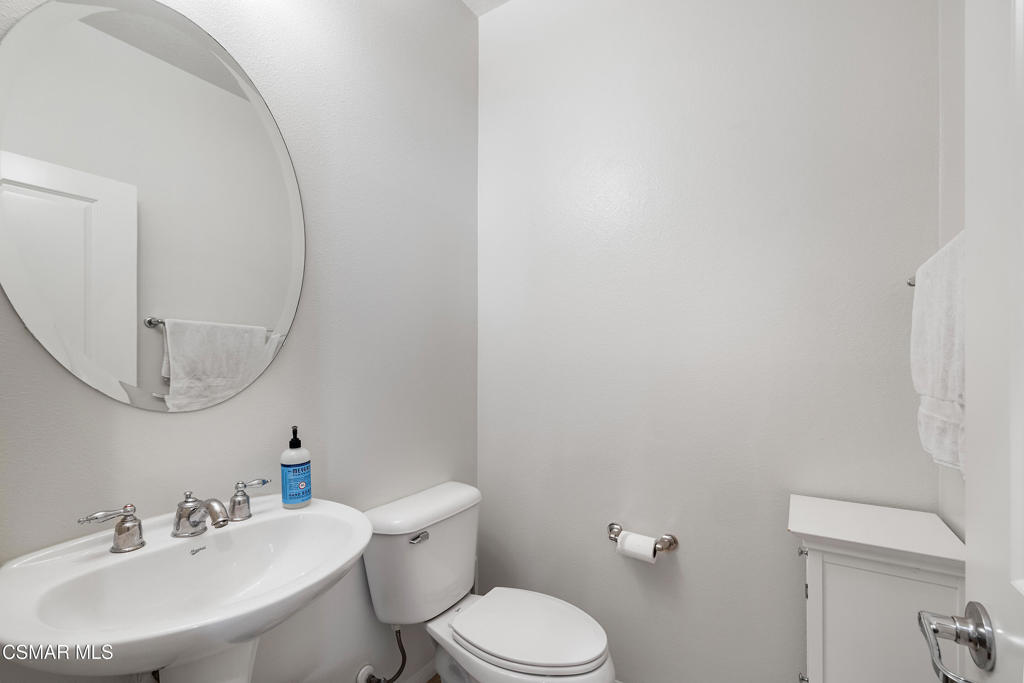 Newbury Park, California, 91320, United States, 4 Bedrooms Bedrooms, ,3 BathroomsBathrooms,Residential,For Sale,1899538