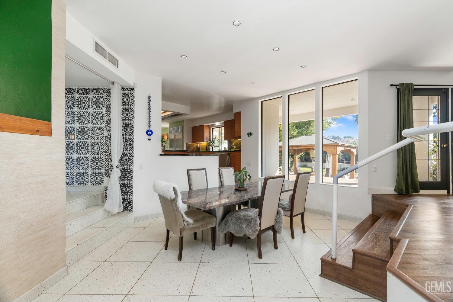 Bakersfield, California, 93308, United States, 5 Bedrooms Bedrooms, ,4 BathroomsBathrooms,Residential,For Sale,1975349