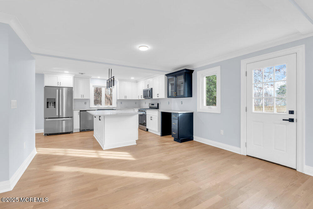 Shrewsbury Boro, New Jersey, 07702, United States, 4 Bedrooms Bedrooms, ,3 BathroomsBathrooms,Residential,For Sale,2001702