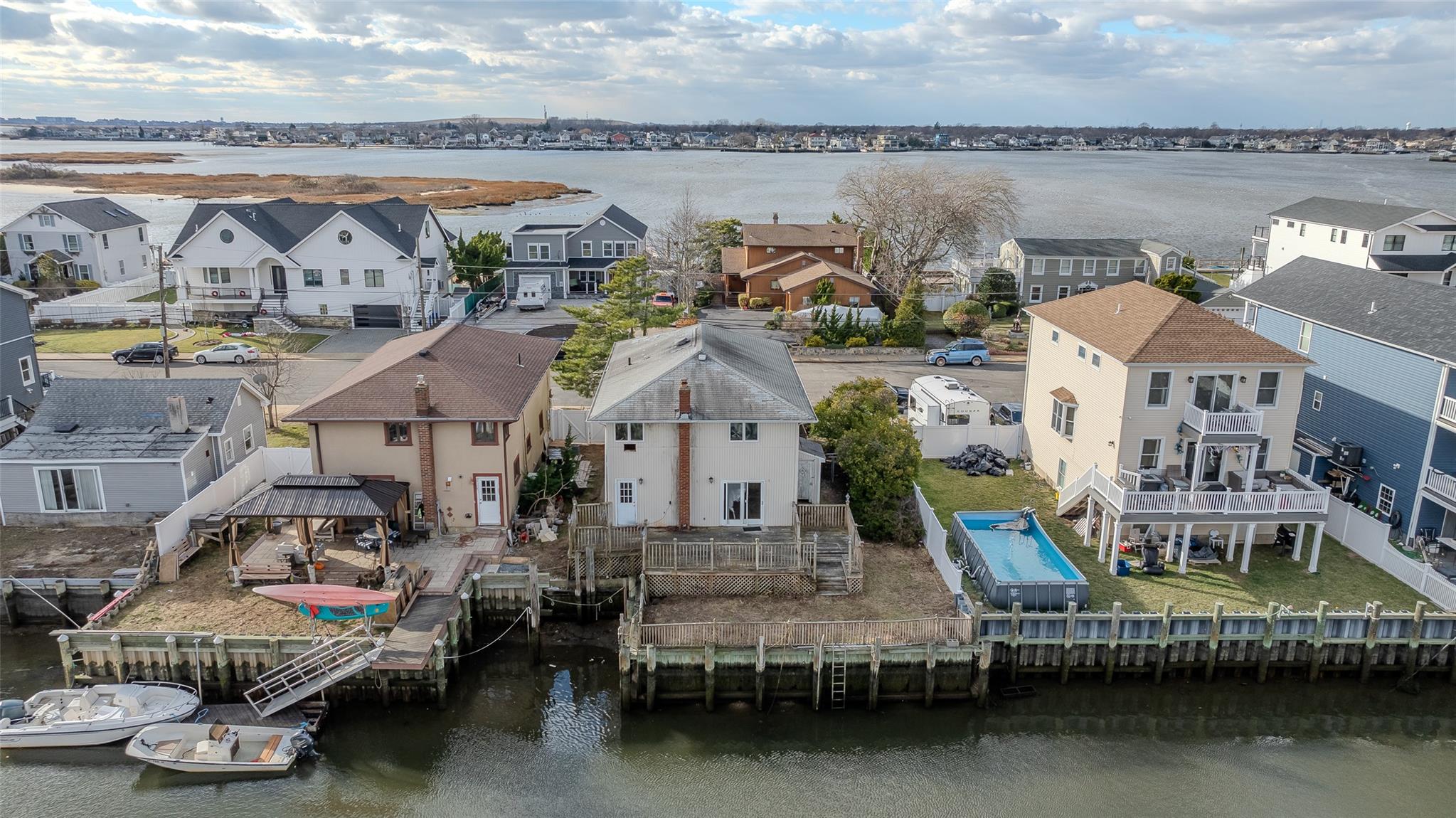 Freeport, New York, 11520, United States, 4 Bedrooms Bedrooms, ,2 BathroomsBathrooms,Residential,For Sale,1893600