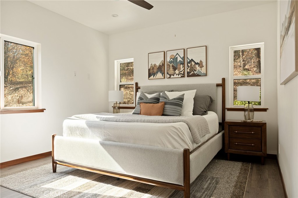 Lake Arrowhead, California, 92352, United States, 4 Bedrooms Bedrooms, ,5 BathroomsBathrooms,Residential,For Sale,1989465