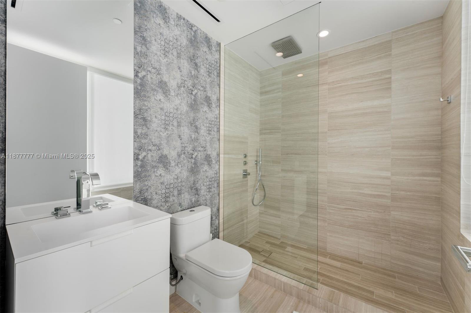 Miami Beach, Florida, 33140, United States, 4 Bedrooms Bedrooms, ,5 BathroomsBathrooms,Residential,For Sale,1948175