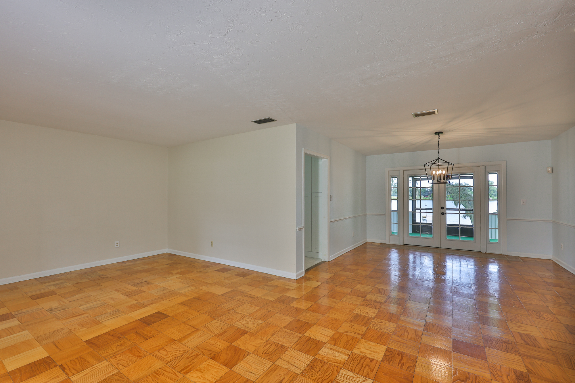 Dover, Florida, 33527, United States, 3 Bedrooms Bedrooms, ,2 BathroomsBathrooms,Residential,For Sale,1983531