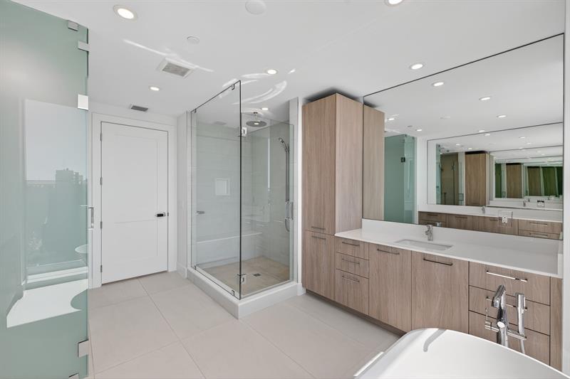 Fort Lauderdale, Florida, 33304, United States, 4 Bedrooms Bedrooms, ,4 BathroomsBathrooms,Residential,For Sale,1994835