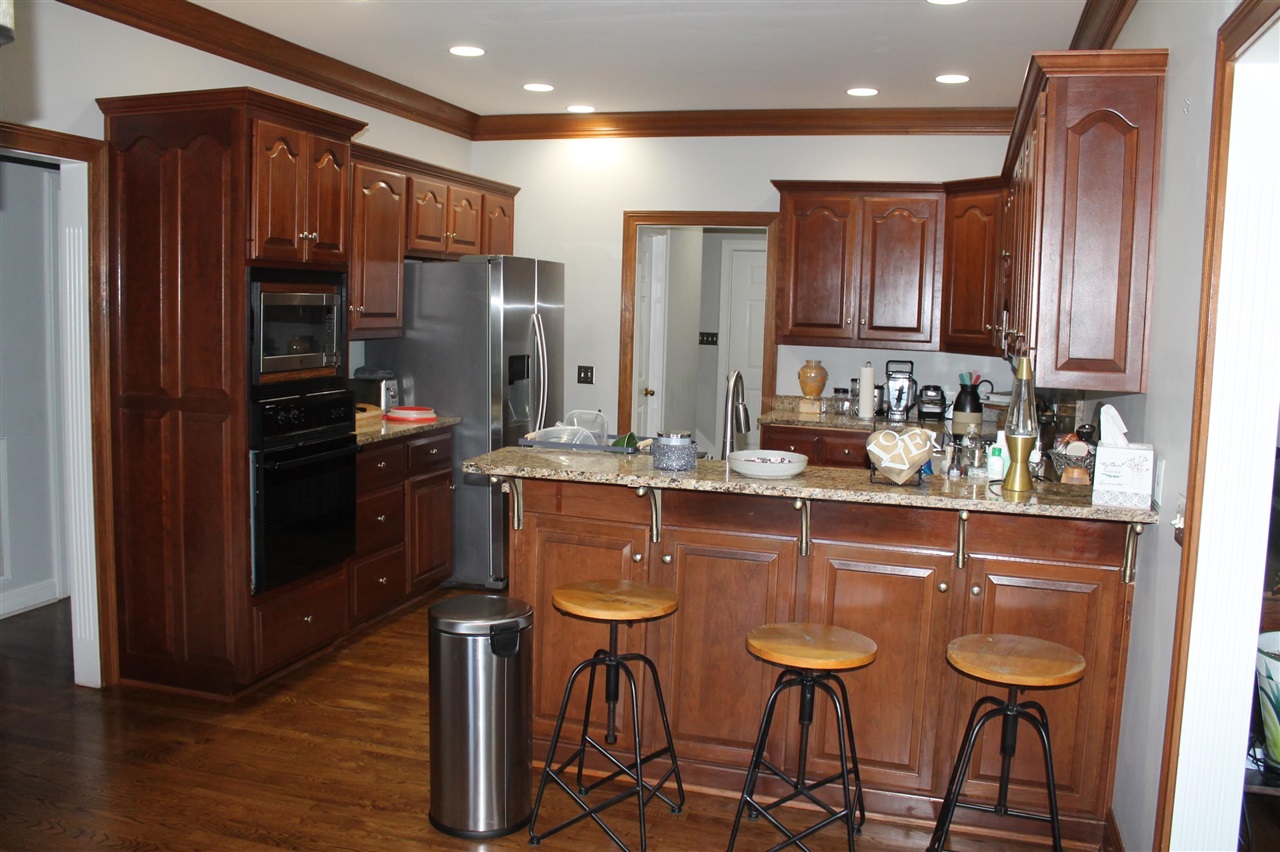 Bowling Green, Kentucky, 42104, United States, 5 Bedrooms Bedrooms, ,3 BathroomsBathrooms,Residential,For Sale,1827848