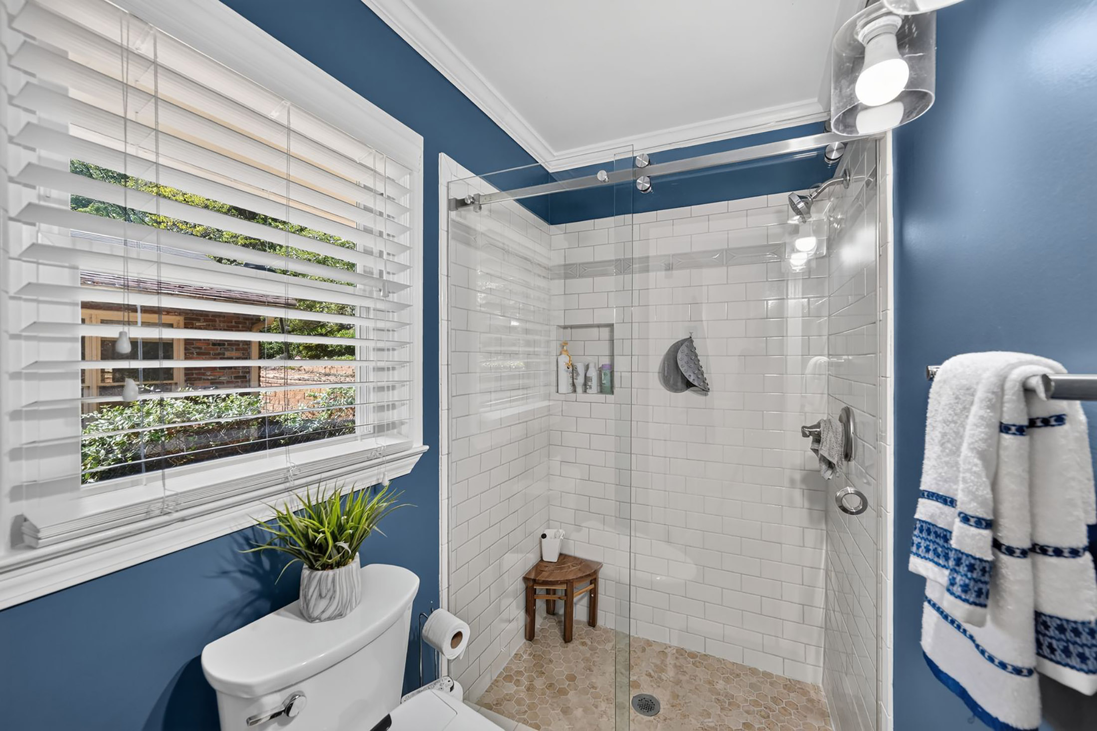  Gorgeous Classic Brick Ranch on Spacious Half Acre Lot - 物件實景