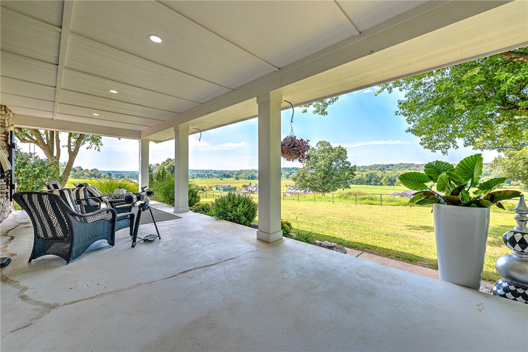 Bentonville, Arkansas, 72713, United States, 4 Bedrooms Bedrooms, ,2 BathroomsBathrooms,Residential,For Sale,1947992