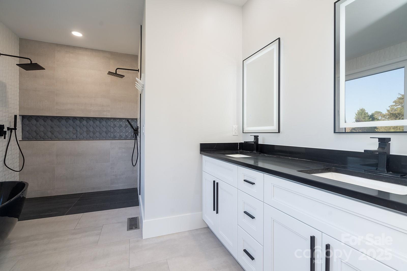 Waxhaw, North Carolina, 28173, United States, 5 Bedrooms Bedrooms, ,4 BathroomsBathrooms,Residential,For Sale,1990877