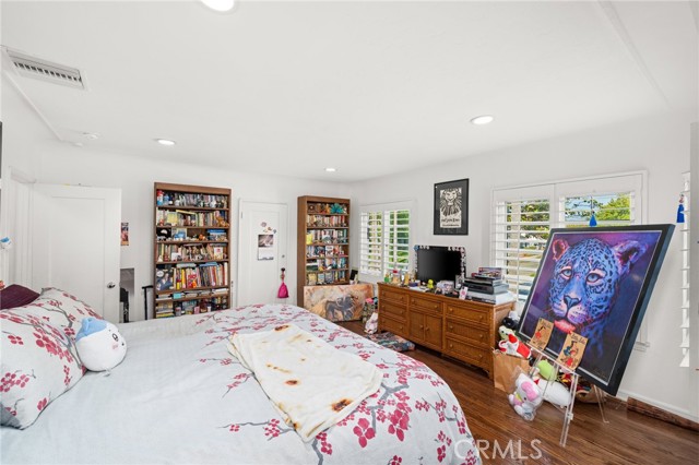 Los Angeles, California, 90064, United States, 6 Bedrooms Bedrooms, ,3 BathroomsBathrooms,Residential,For Sale,1977157