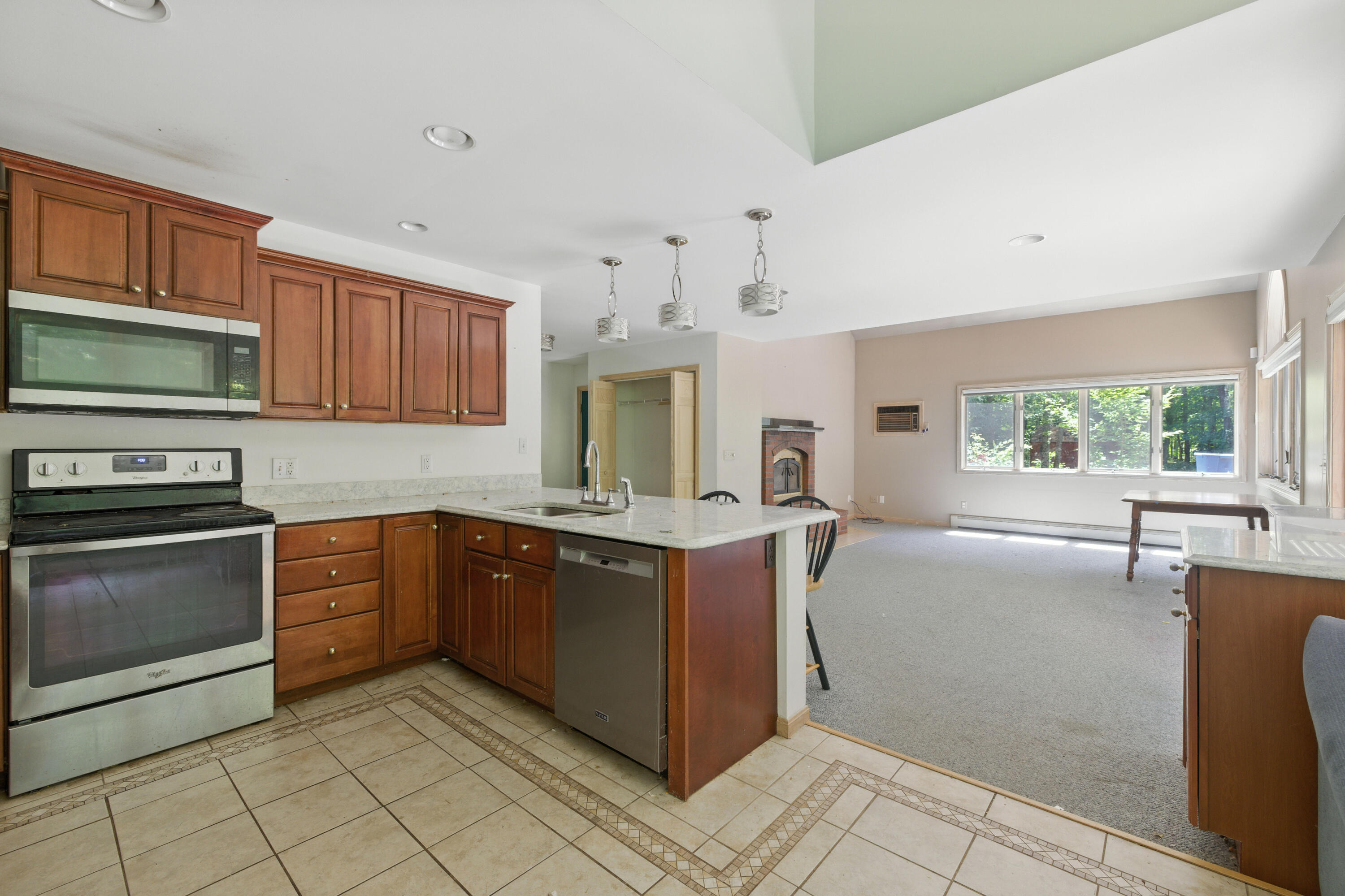 Lewiston, Maine, 04240, United States, 4 Bedrooms Bedrooms, ,3 BathroomsBathrooms,Residential,For Sale,1770488
