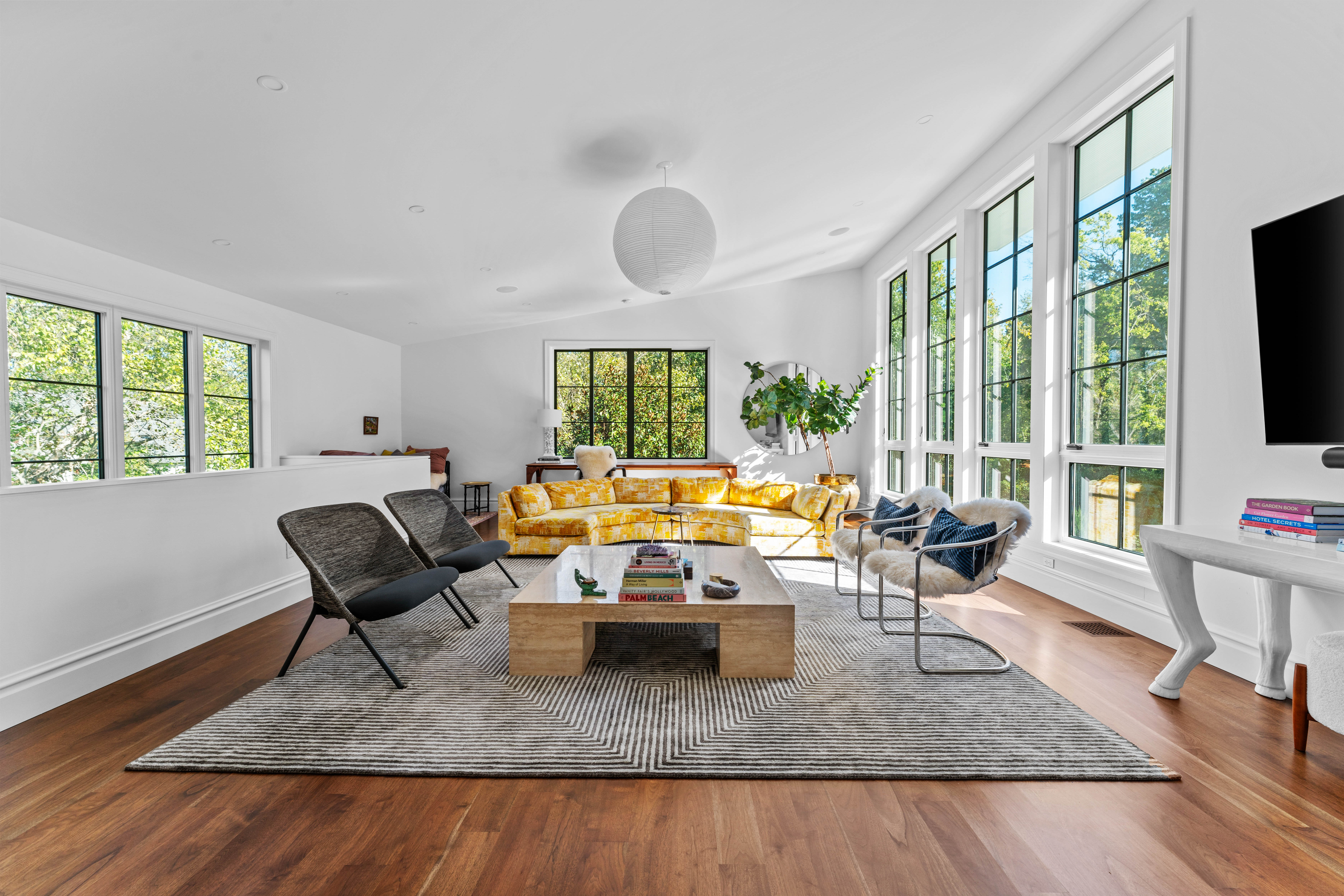  Stunning Private Estate Tucked Away on one of Ladue