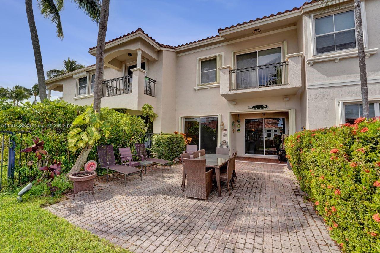 Hollywood, Florida, 33019, United States, 3 Bedrooms Bedrooms, ,3 BathroomsBathrooms,Residential,For Sale,1989592