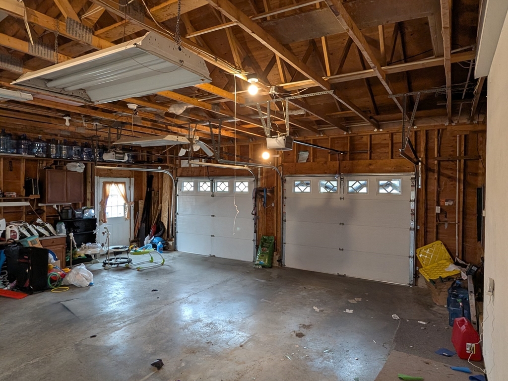 Southbridge, Massachusetts, 01550, United States, 3 Bedrooms Bedrooms, ,3 BathroomsBathrooms,Residential,For Sale,1930417