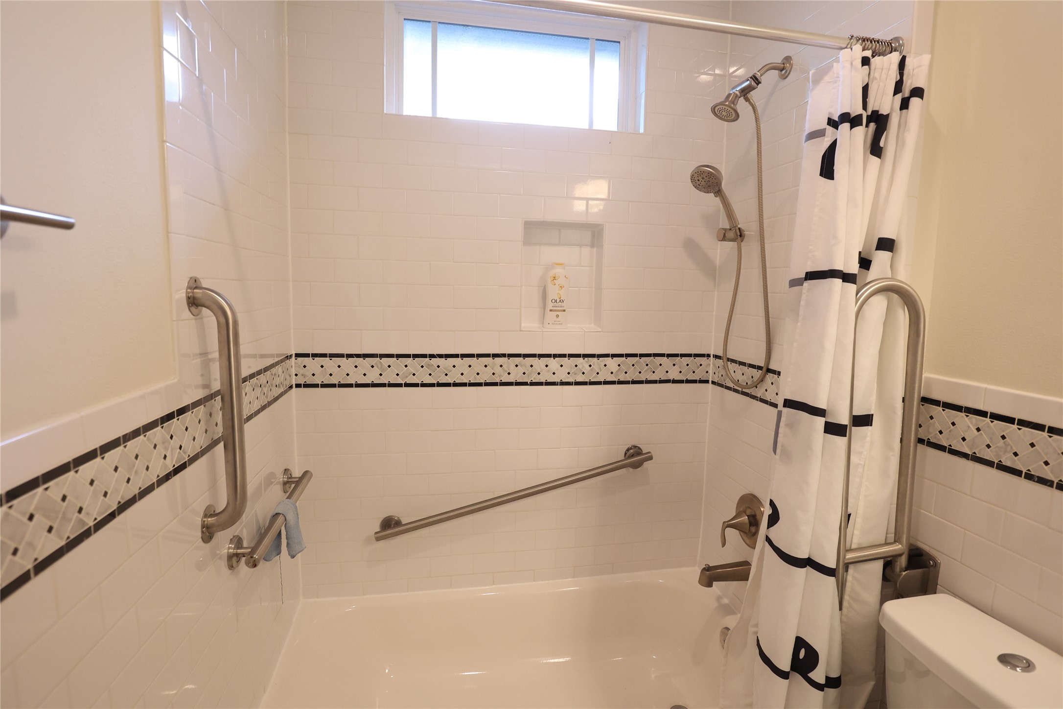 Houston, Texas, 77011, United States, 3 Bedrooms Bedrooms, ,2 BathroomsBathrooms,Residential,For Sale,1867410
