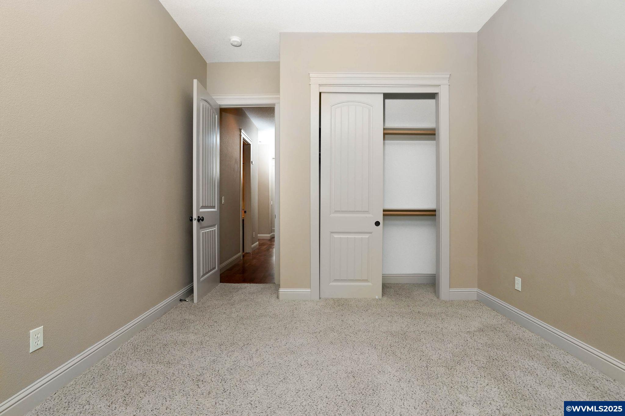 Salem, Oregon, 97306, United States, 4 Bedrooms Bedrooms, ,3 BathroomsBathrooms,Residential,For Sale,1906956