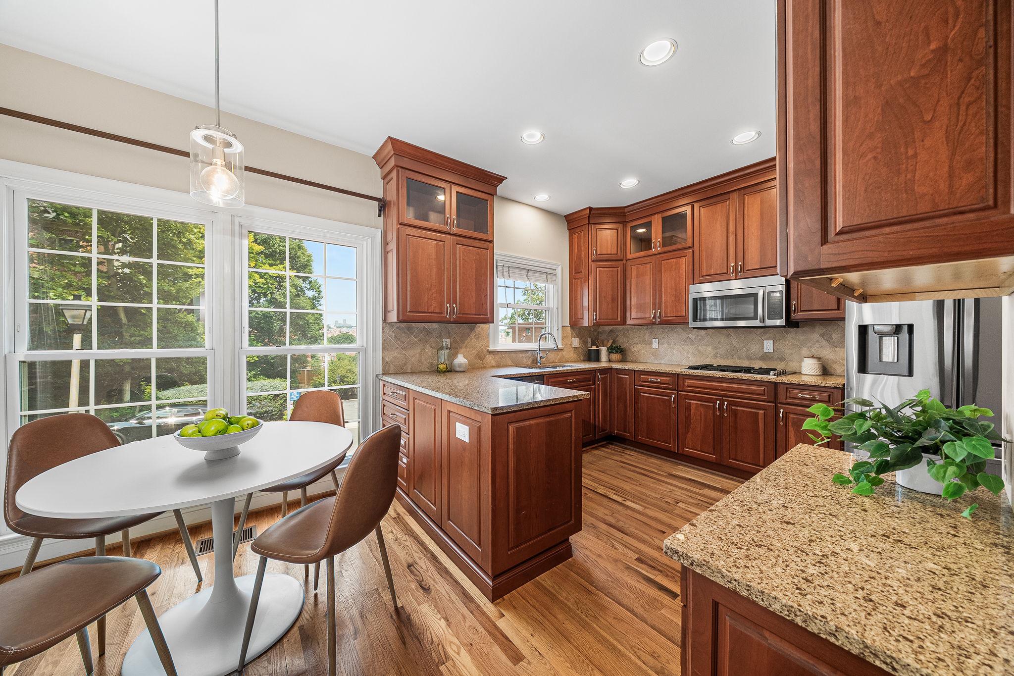  1588 N Colonial Terrace, Arlington, VA, 22209 - 物件實景