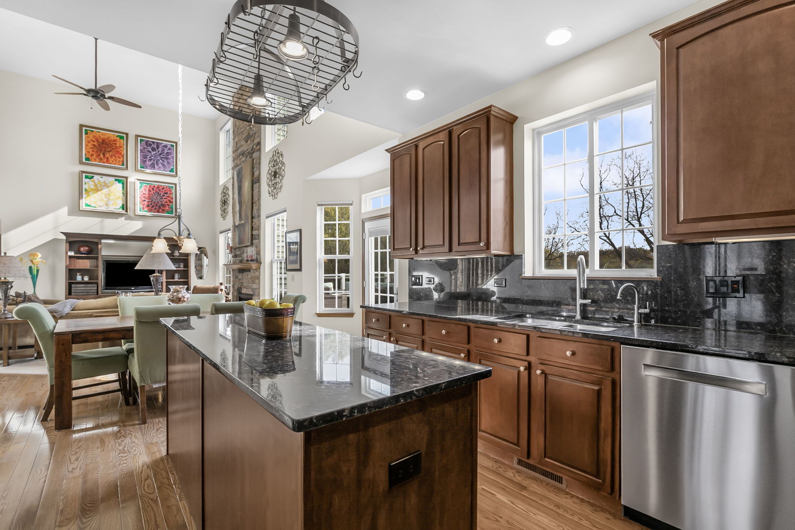 Antioch, Illinois, 60002, United States, 4 Bedrooms Bedrooms, ,4 BathroomsBathrooms,Residential,For Sale,1988029