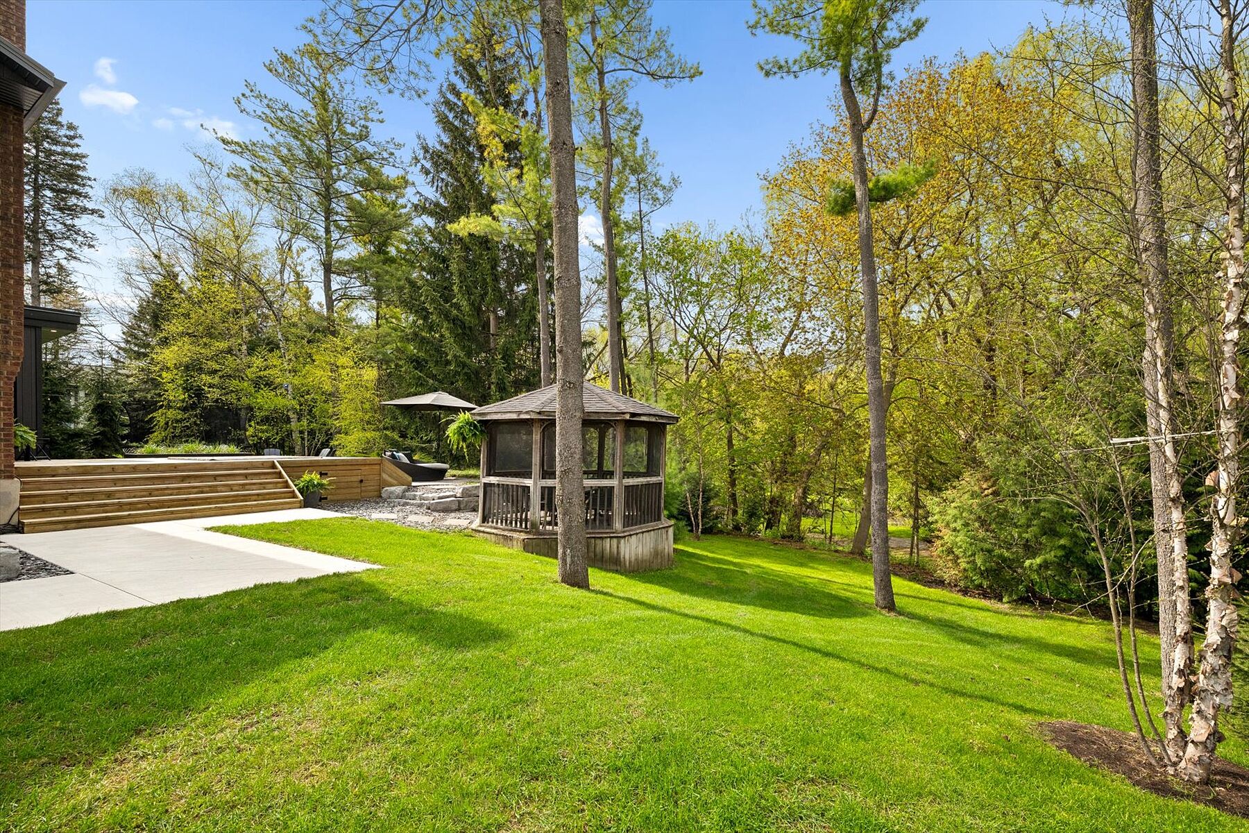  Serene, Elegant Home - 物件實景