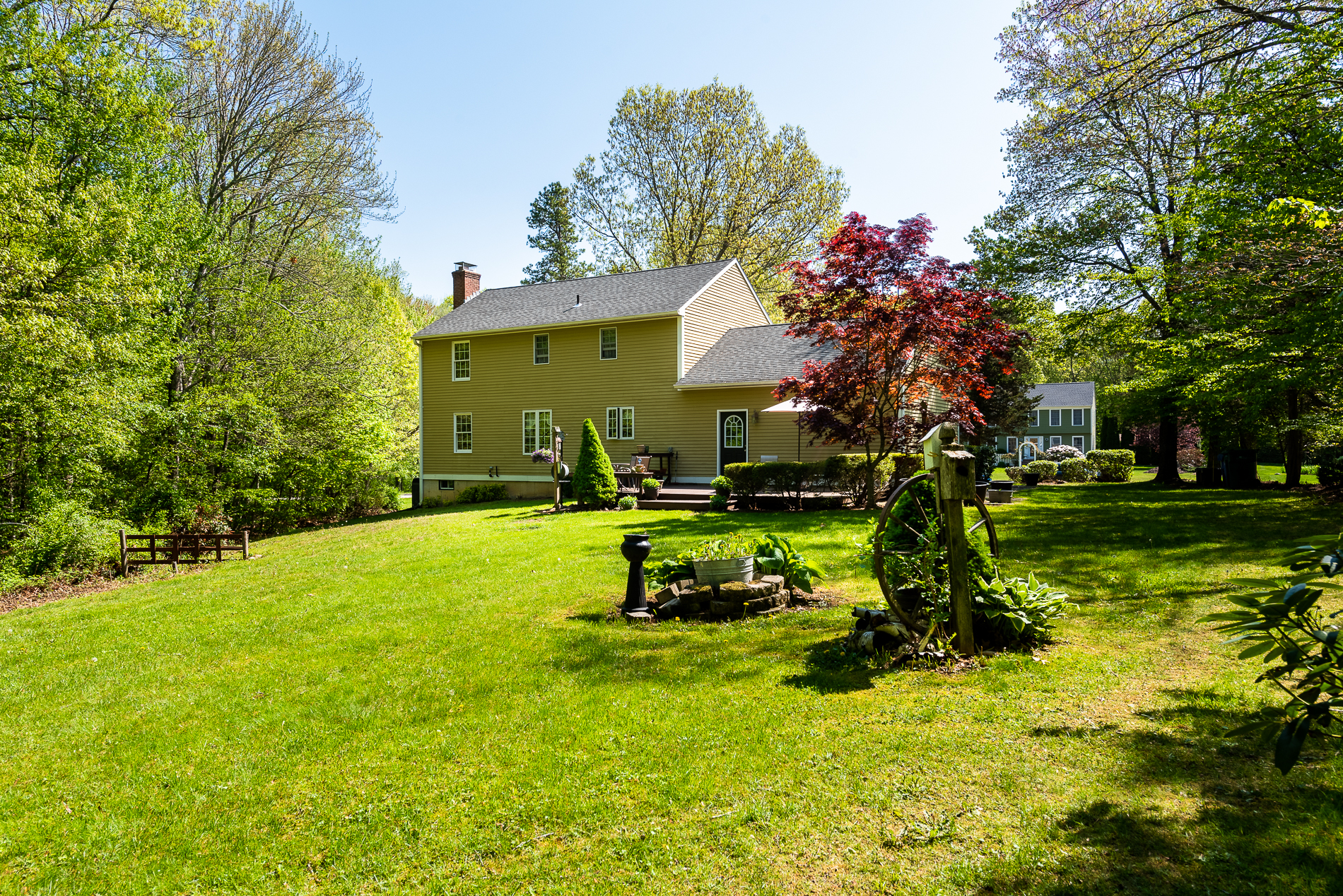  Beautifully Maintained Colonial Set on Over 2.5 Acres - 物件實景