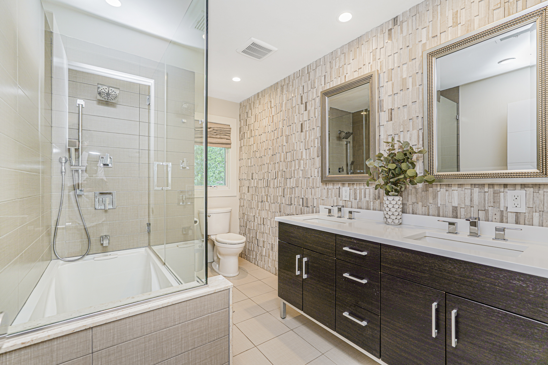 Staten Island, New York, 10304, United States, 4 Bedrooms Bedrooms, ,4 BathroomsBathrooms,Residential,For Sale,1949787