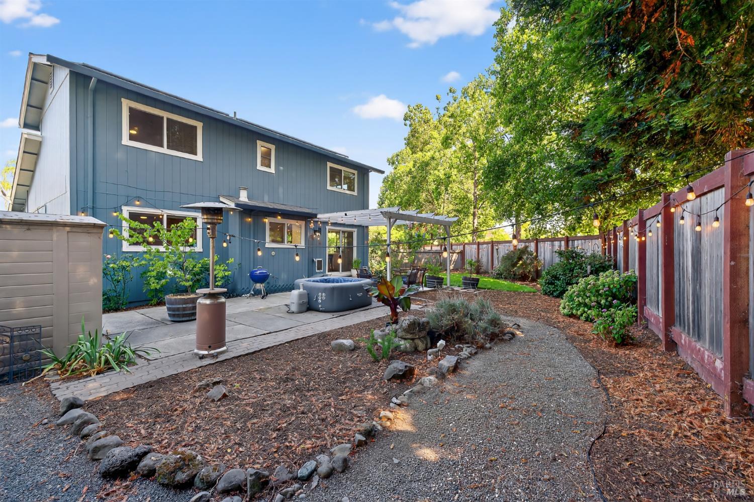 Santa Rosa, California, 95401, United States, 3 Bedrooms Bedrooms, ,2 BathroomsBathrooms,Residential,For Sale,1924972