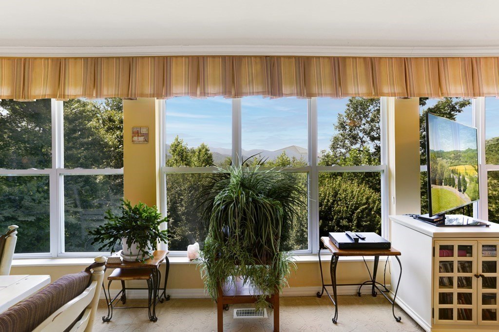 Young Harris, Georgia, 30582, United States, 3 Bedrooms Bedrooms, ,3 BathroomsBathrooms,Residential,For Sale,1979035