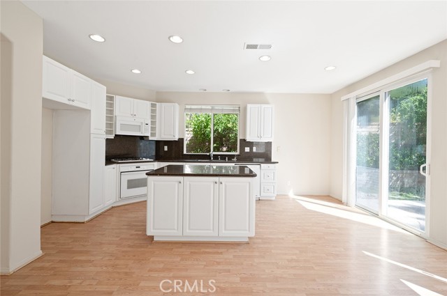 Valencia, California, 91354, United States, 4 Bedrooms Bedrooms, ,3 BathroomsBathrooms,Residential,For Sale,1976397