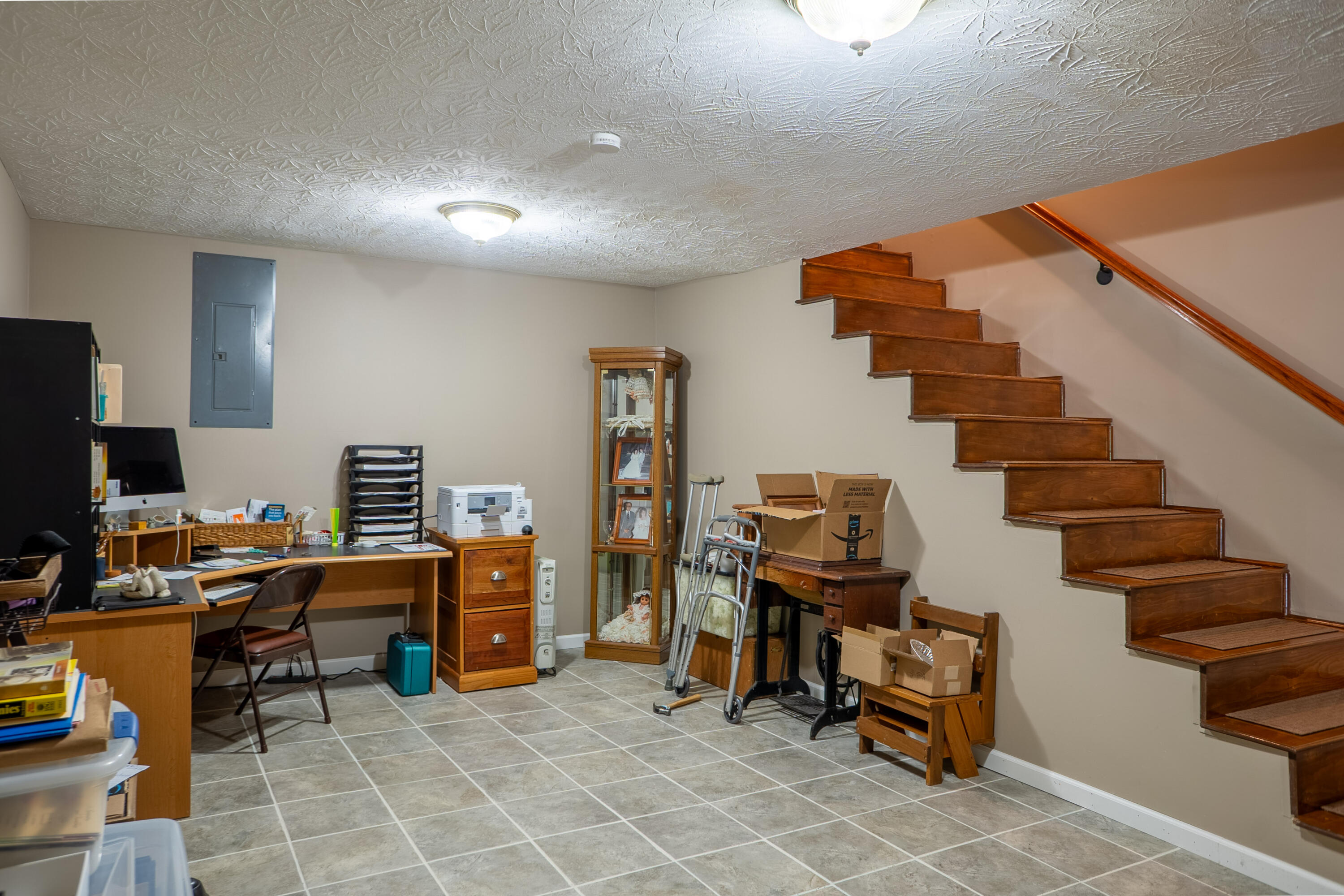 Paint Lick, Kentucky, 40461, United States, 5 Bedrooms Bedrooms, ,1 BathroomBathrooms,Residential,For Sale,1847619