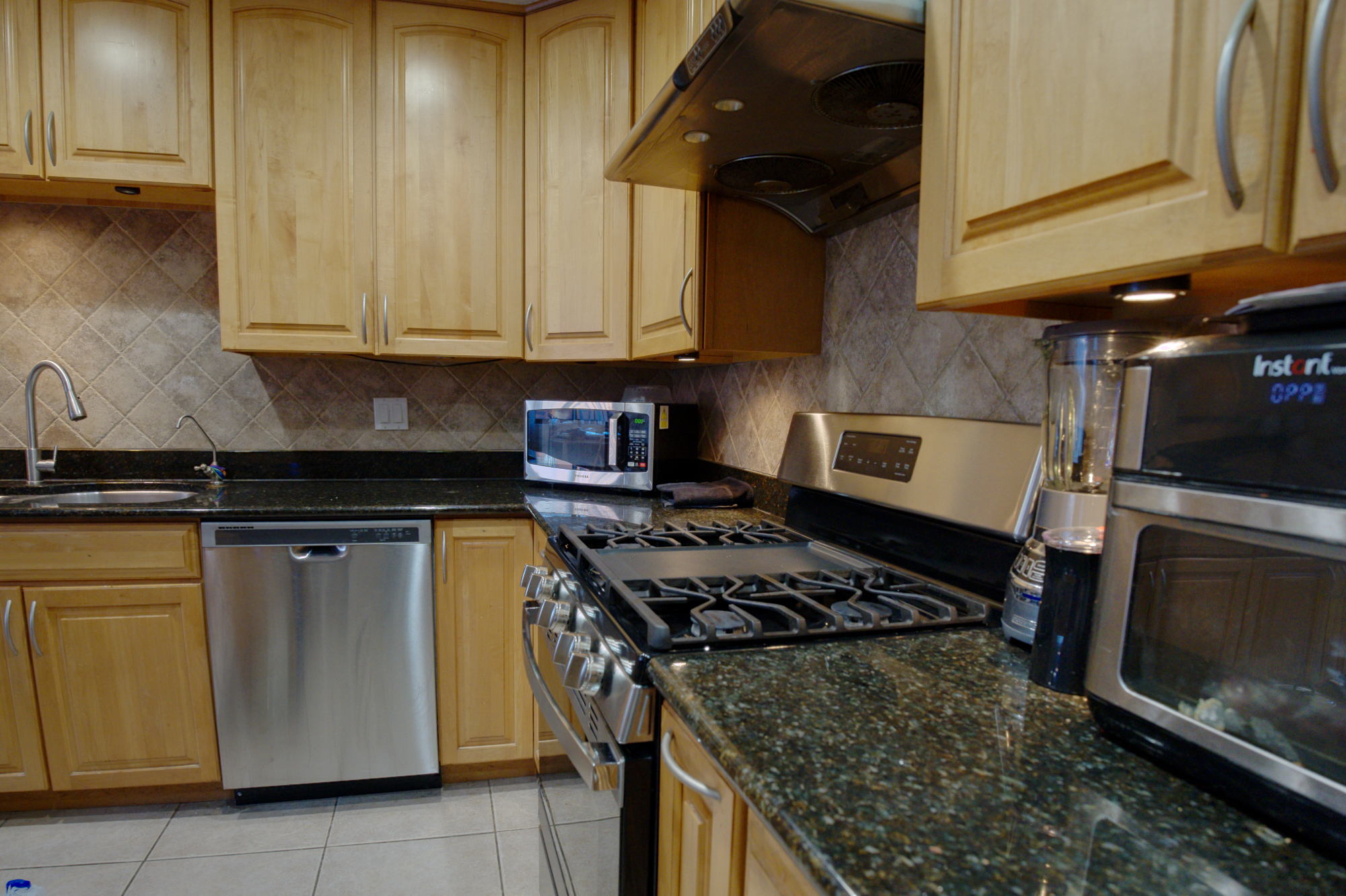 Secaucus, New Jersey, 07094, United States, 4 Bedrooms Bedrooms, ,3 BathroomsBathrooms,Residential,For Sale,1996656