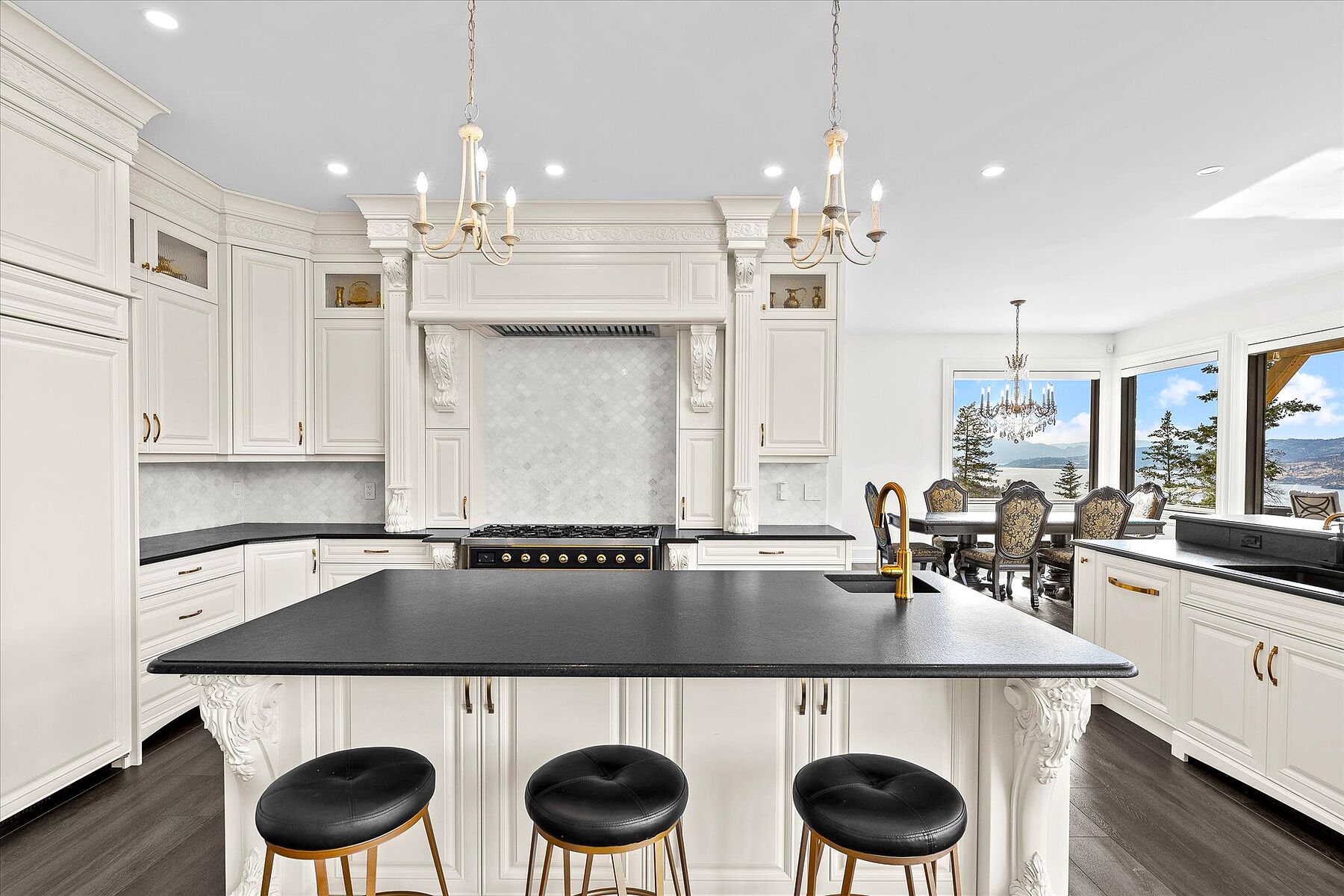  Gated Lake View Estate - 物件實景