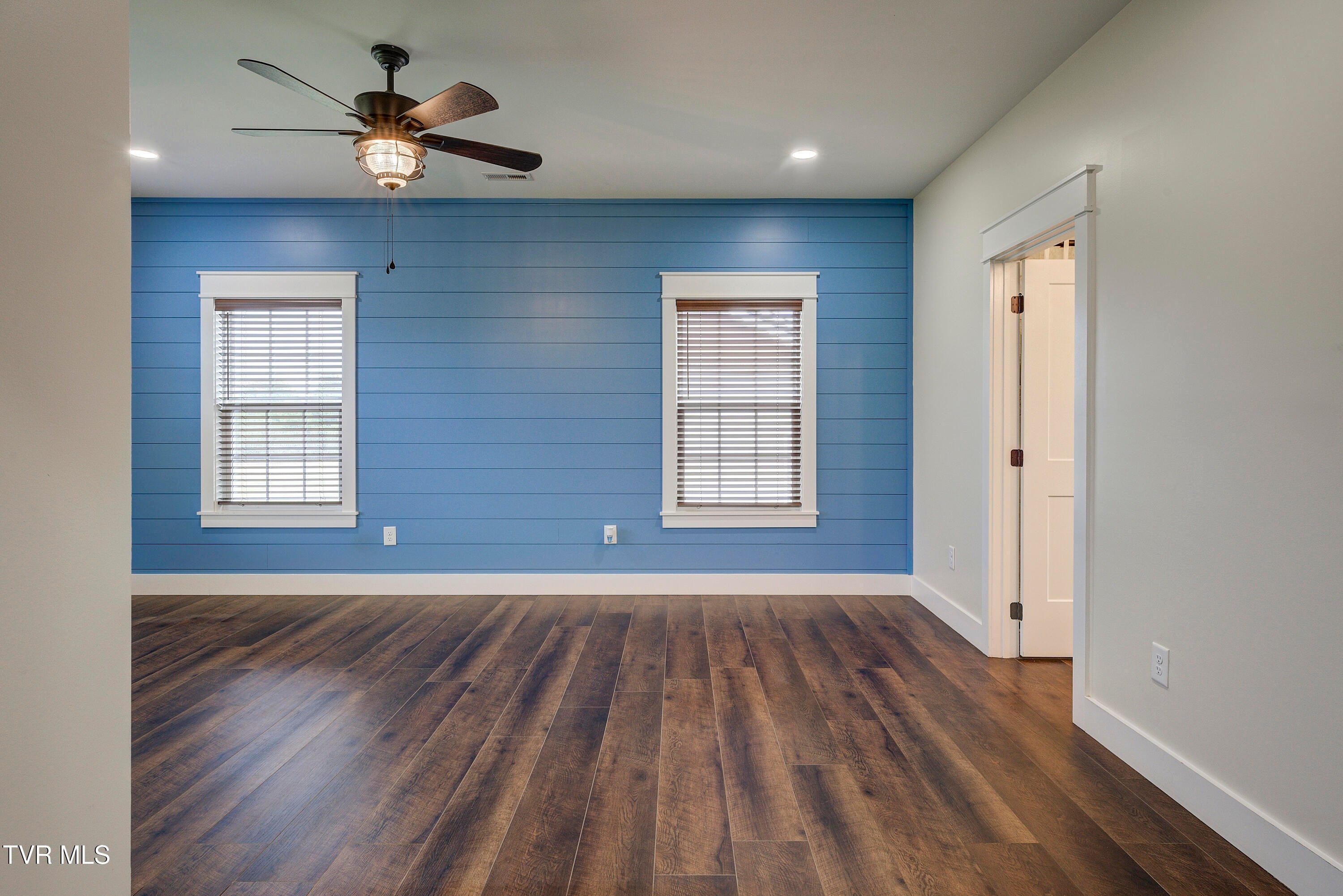 Jonesborough, Tennessee, 37659, United States, 3 Bedrooms Bedrooms, ,3 BathroomsBathrooms,Residential,For Sale,2000910