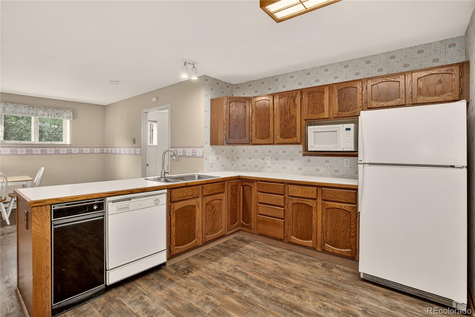 Evergreen, Colorado, 80439, United States, 2 Bedrooms Bedrooms, ,4 BathroomsBathrooms,Residential,For Sale,1951155