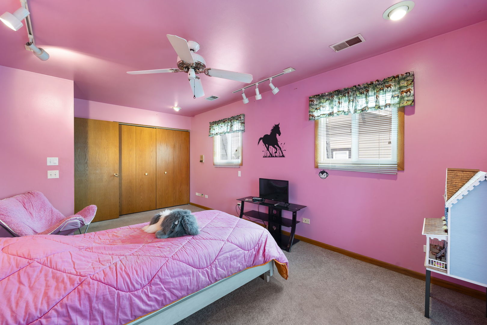 Chicago, Illinois, 60631, United States, 4 Bedrooms Bedrooms, ,4 BathroomsBathrooms,Residential,For Sale,1987082