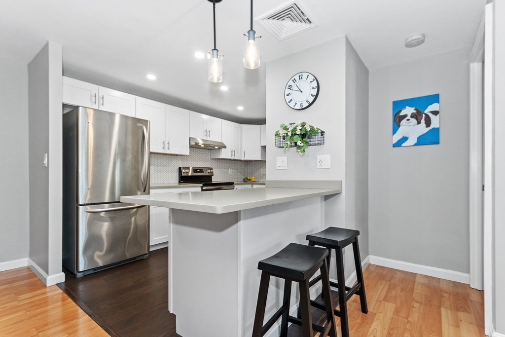 Medford, Massachusetts, 02155, United States, 2 Bedrooms Bedrooms, ,2 BathroomsBathrooms,Residential,For Sale,1939761