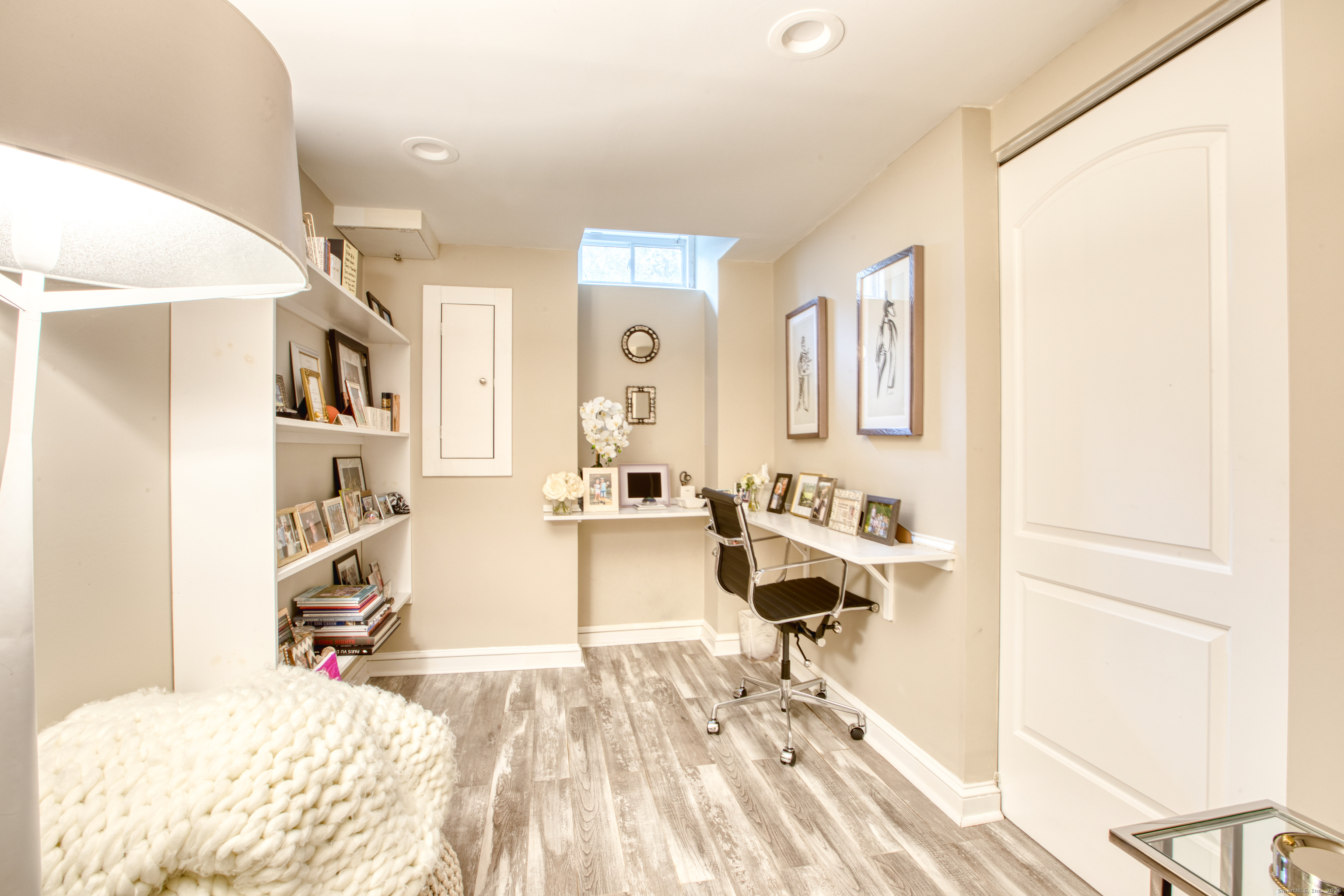 Greenwich, Connecticut, 06807, United States, 4 Bedrooms Bedrooms, ,4 BathroomsBathrooms,Residential,For Sale,1994508