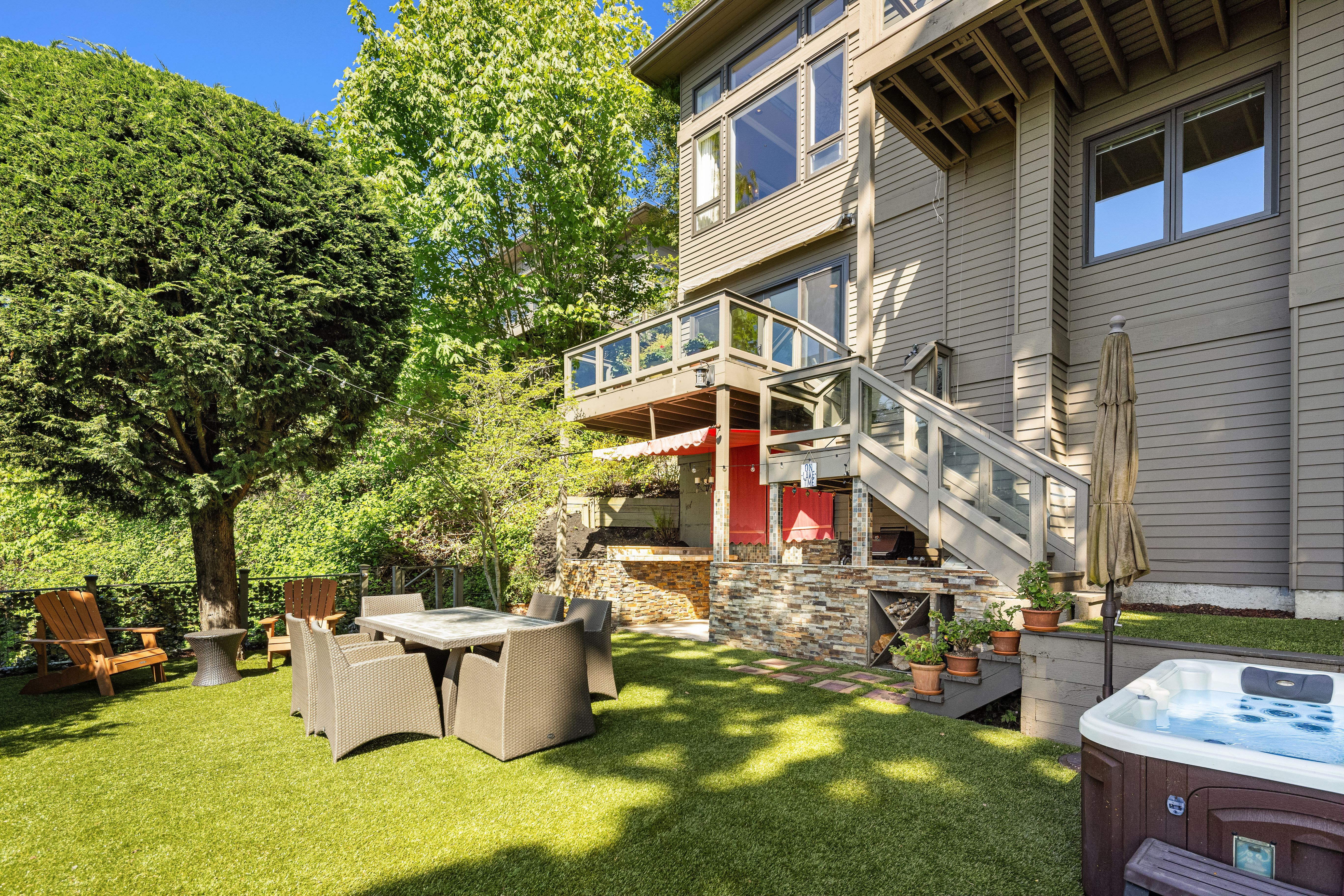  7447 W Mercer Wy, Mercer Island, WA 98040 - 物件實景