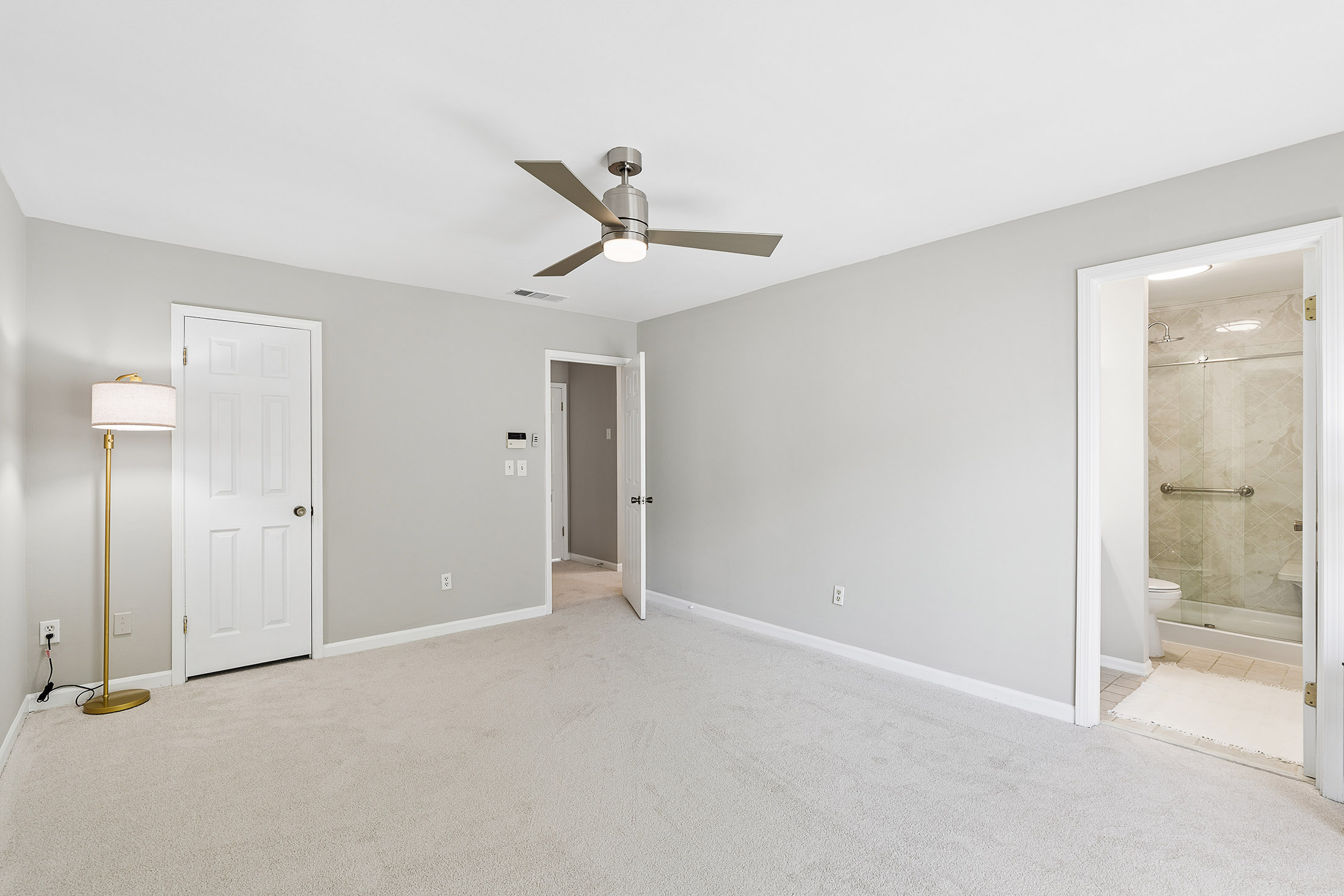  Beautifully Updated Fee Simple Townhome in an Exceptional Brookhaven Location - 物件實景