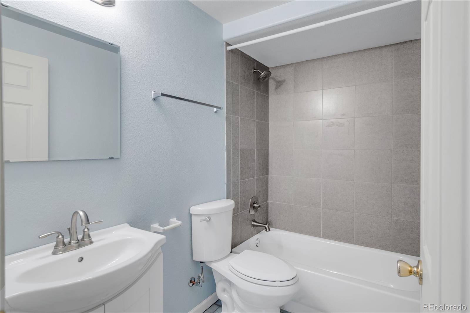 Aurora, Colorado, 80018, United States, 3 Bedrooms Bedrooms, ,3 BathroomsBathrooms,Residential,For Sale,1948994