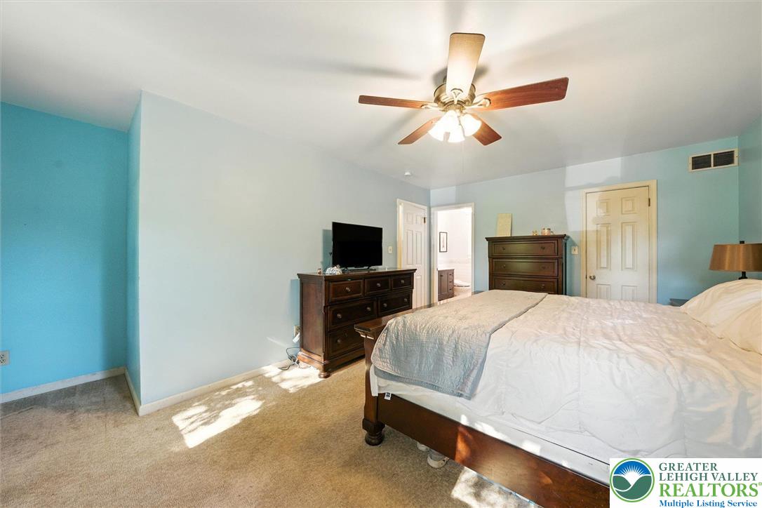 Hanover Twp, Pennsylvania, 18017, United States, 3 Bedrooms Bedrooms, ,3 BathroomsBathrooms,Residential,For Sale,1947788