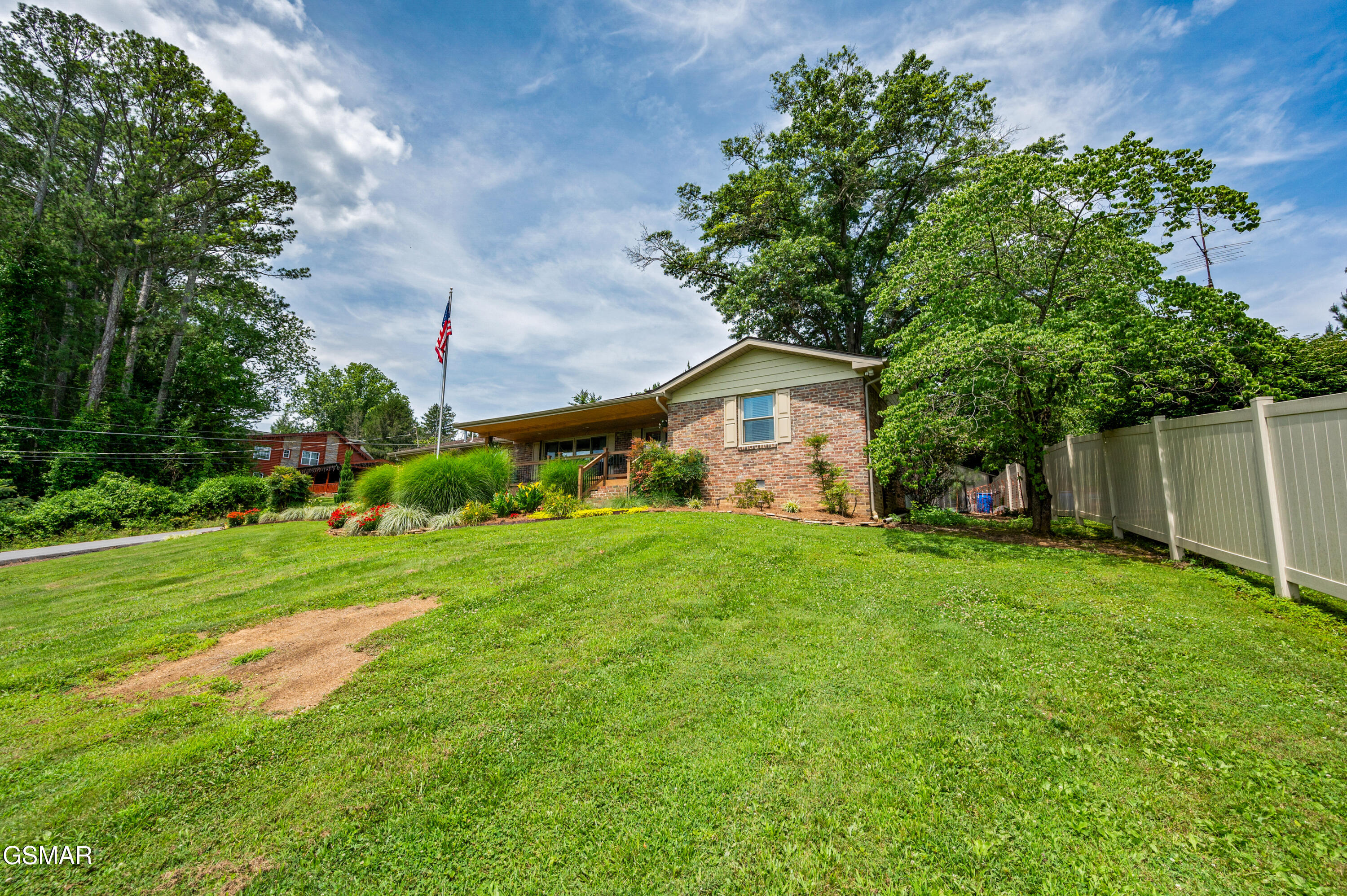 Sevierville, Tennessee, 37862, United States, 4 Bedrooms Bedrooms, ,3 BathroomsBathrooms,Residential,For Sale,1863577