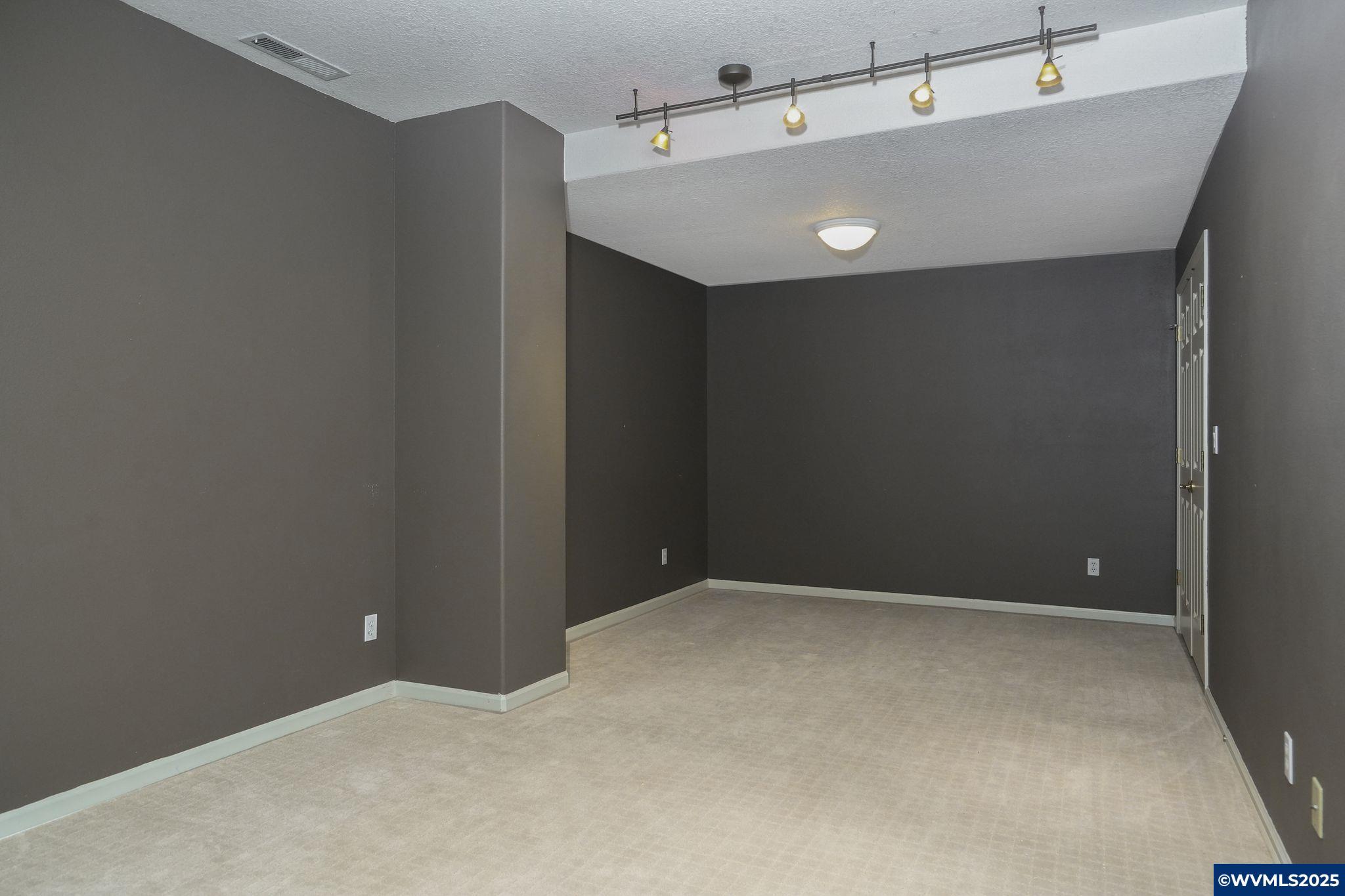 Keizer, Oregon, 97303, United States, 4 Bedrooms Bedrooms, ,3 BathroomsBathrooms,Residential,For Sale,1786447