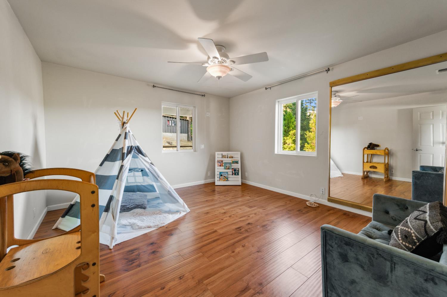 Grass Valley, California, 95945, United States, 4 Bedrooms Bedrooms, ,4 BathroomsBathrooms,Residential,For Sale,1897188