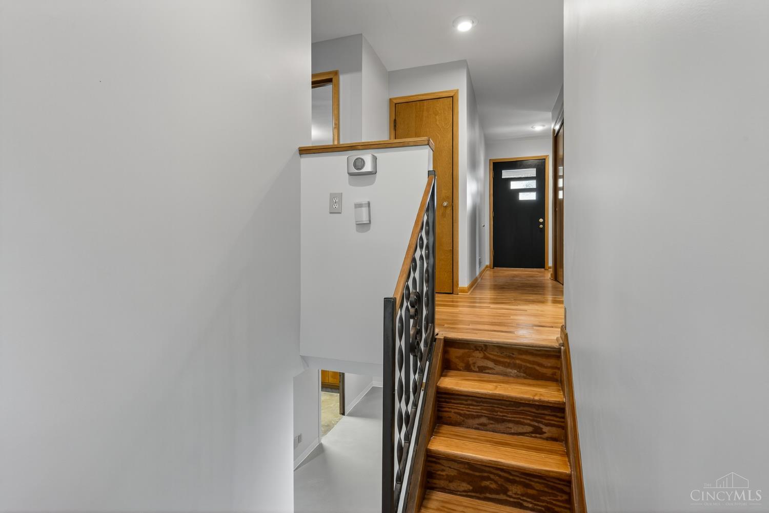 Madeira, Ohio, 45243, United States, 3 Bedrooms Bedrooms, ,2 BathroomsBathrooms,Residential,For Sale,1971231