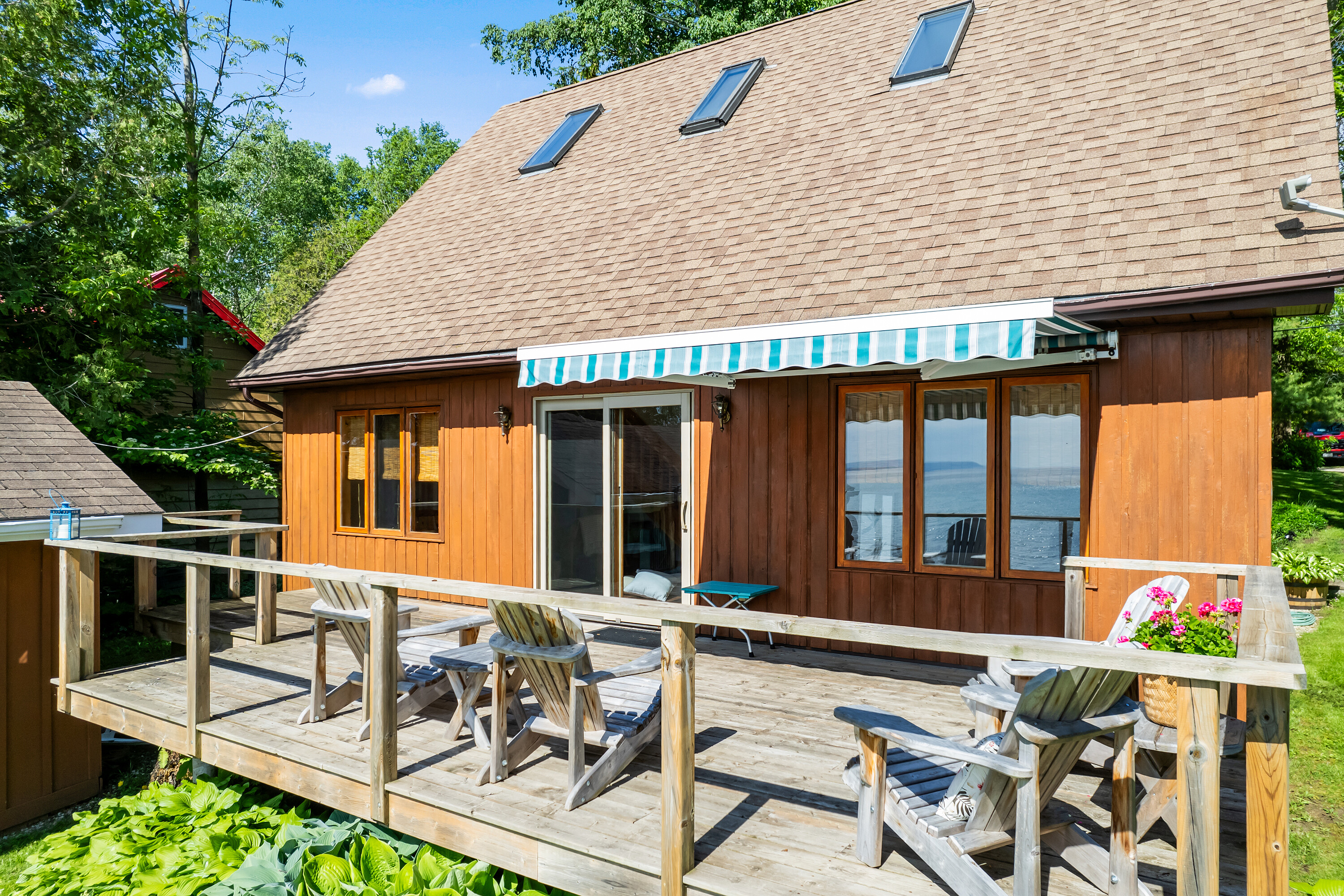  Year-Round Waterfront Cottage - 物件實景