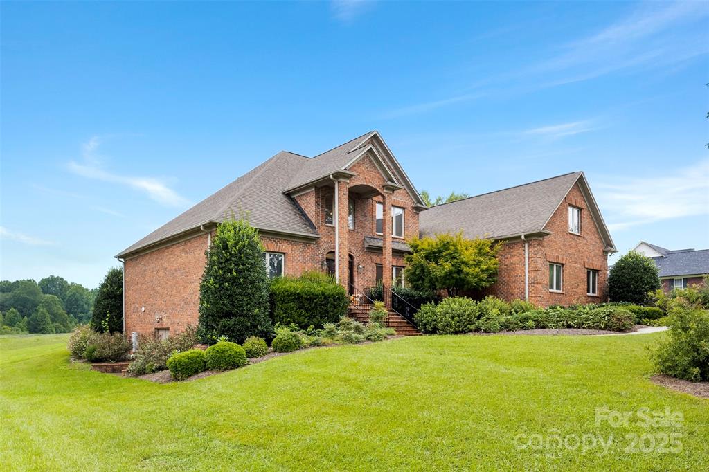 Lincolnton, North Carolina, 28092, United States, 3 Bedrooms Bedrooms, ,3 BathroomsBathrooms,Residential,For Sale,1910907