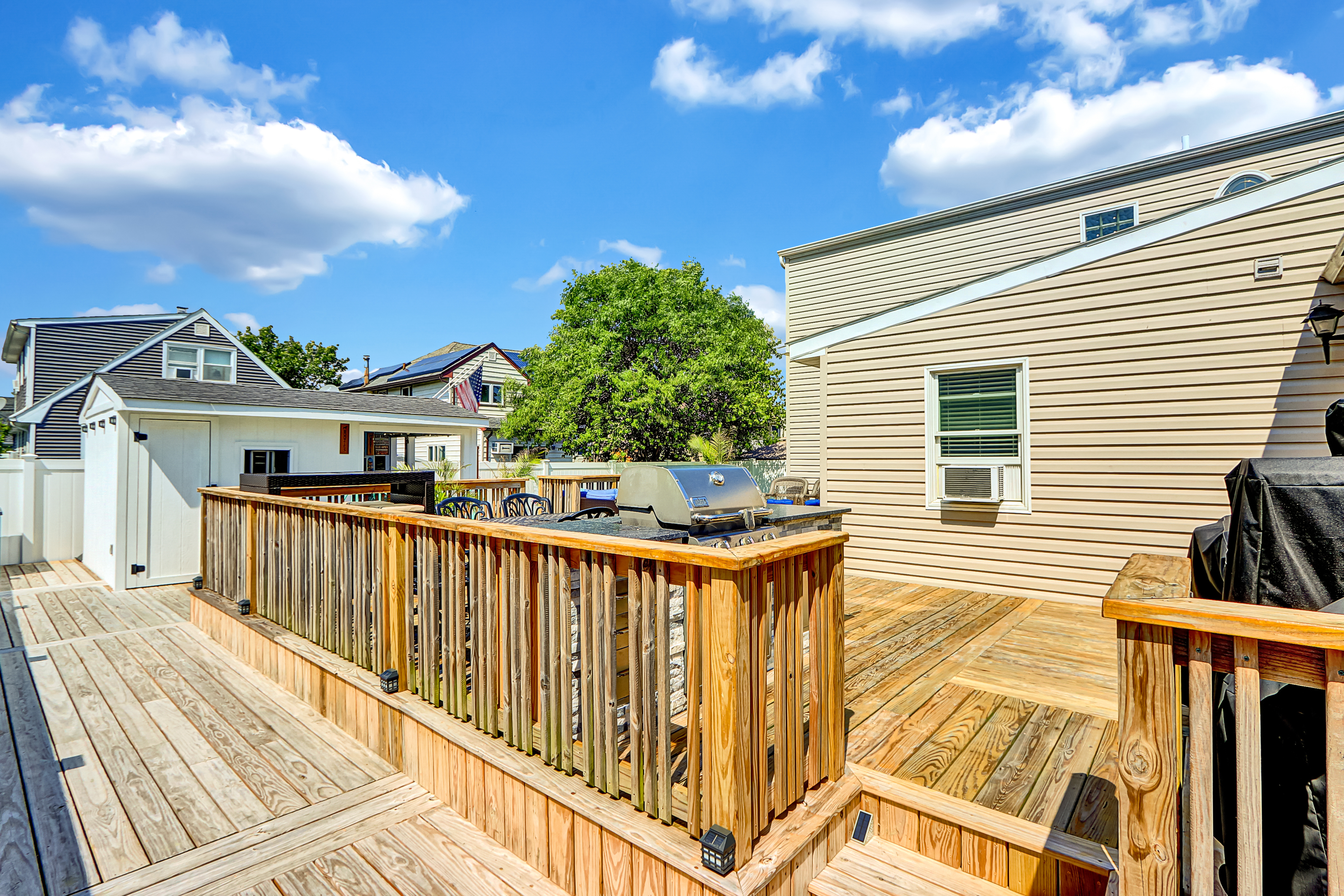 Babylon, New York, 11702, United States, 4 Bedrooms Bedrooms, ,2 BathroomsBathrooms,Residential,For Sale,1921304