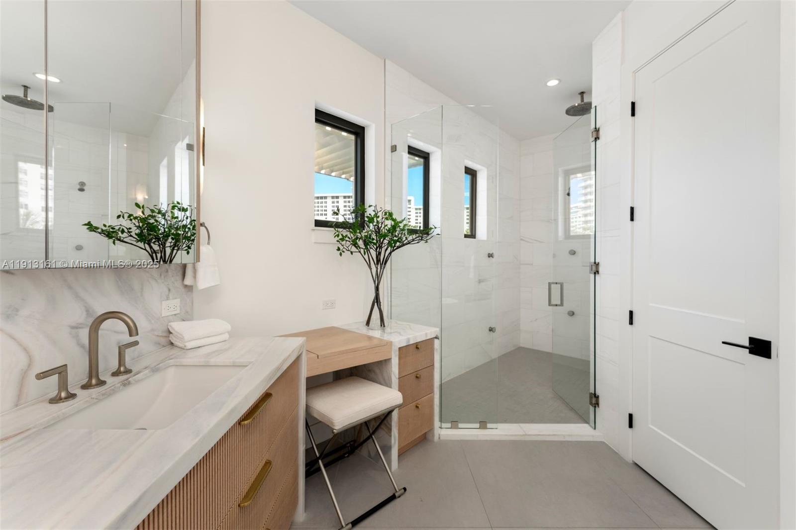 Miami Beach, Florida, 33140, United States, 9 Bedrooms Bedrooms, ,9 BathroomsBathrooms,Residential,For Sale,1993425