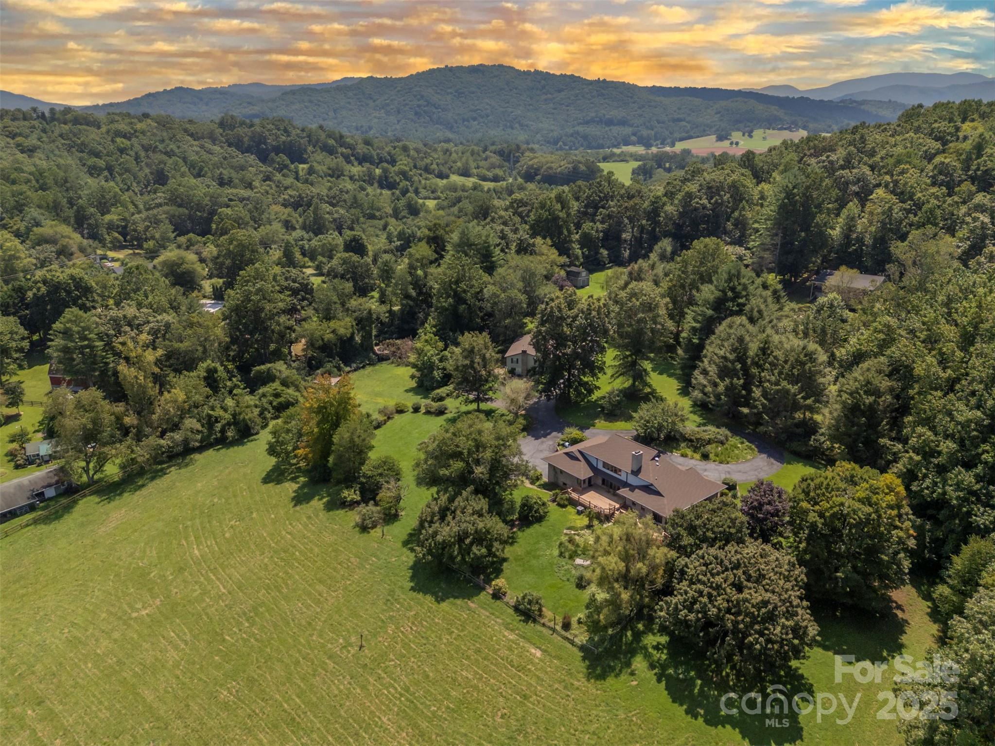 Horse Shoe, North Carolina, 28742, United States, 6 Bedrooms Bedrooms, ,6 BathroomsBathrooms,Residential,For Sale,1927207