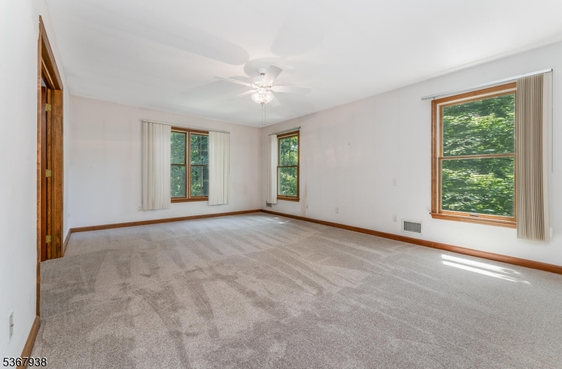 Raritan Twp., New Jersey, 08822, United States, 4 Bedrooms Bedrooms, ,3 BathroomsBathrooms,Residential,For Sale,1988299